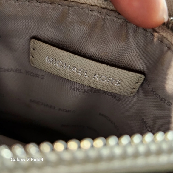 Michael Kors Mercer Pebbled Leather Hand Bag - Picture 6 of 13